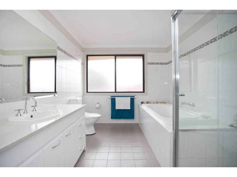 25 Kathleen Parade, Picnic Point NSW 2213