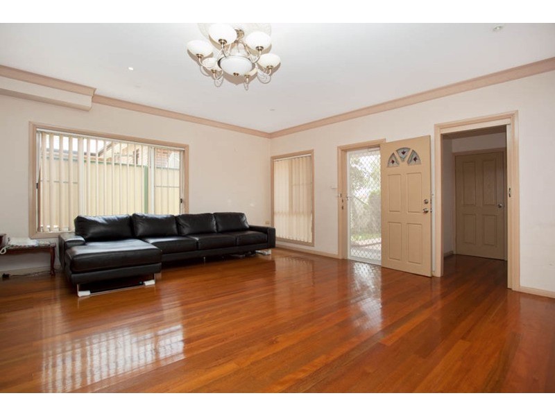 10 English Street, Revesby NSW 2212