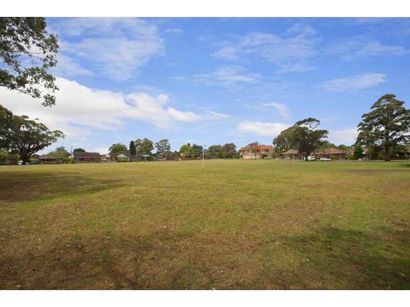 10 English Street, Revesby NSW 2212