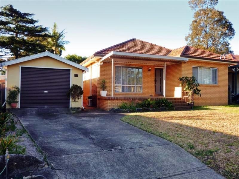 5 Denny Road, Picnic Point NSW 2213
