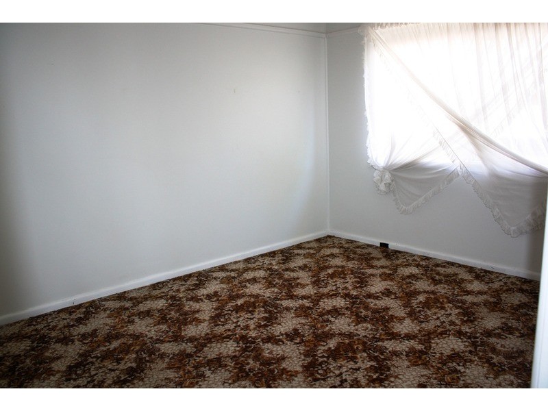 5 Denny Road, Picnic Point NSW 2213