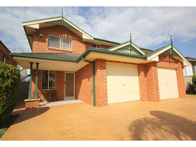 25 Hodgkinson Crescent, Panania NSW 2213