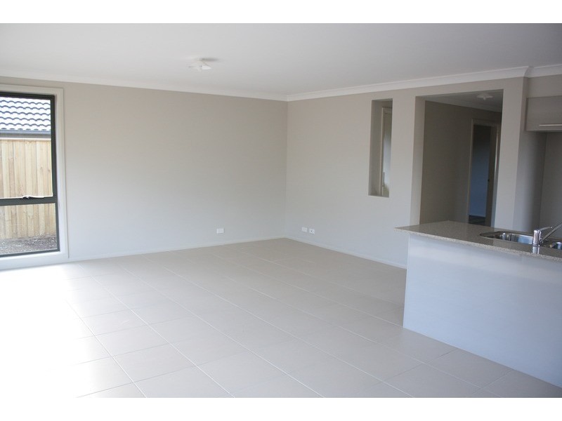 9 Sovereign Circuit, Glenfield NSW 2167