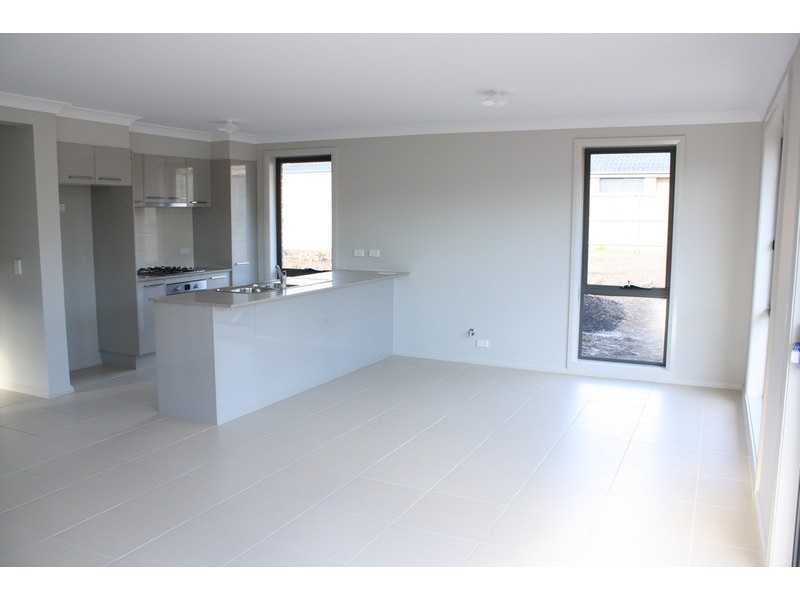 9 Sovereign Circuit, Glenfield NSW 2167