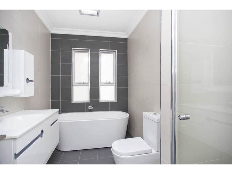 17 Parkview Avenue, Picnic Point NSW 2213