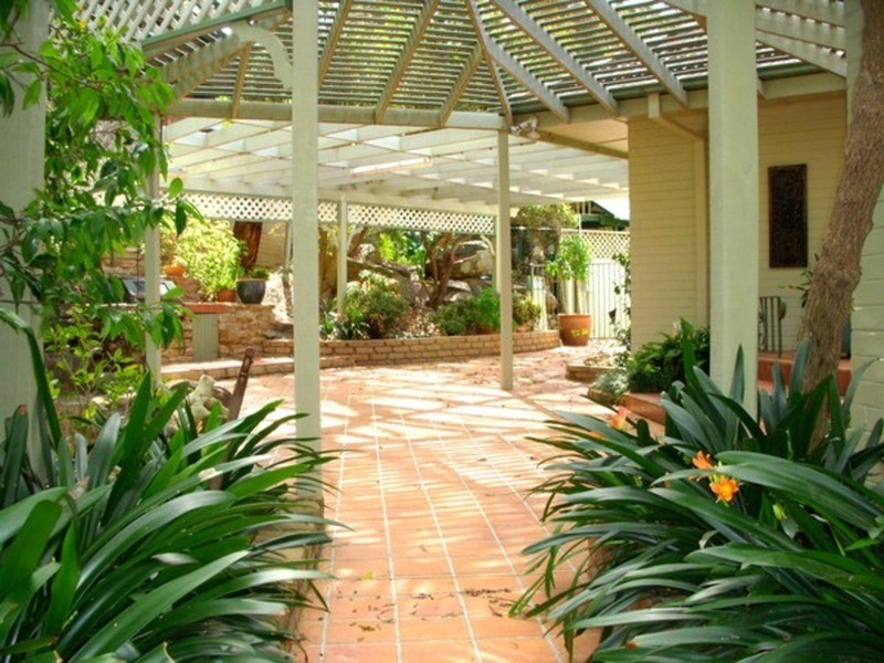 914A Henry Lawson Drive, Picnic Point NSW 2213