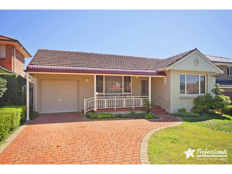 9 Stretham Avenue, Picnic Point NSW 2213