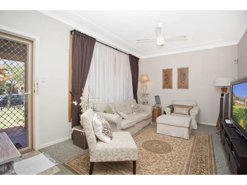 9 Stretham Avenue, Picnic Point NSW 2213