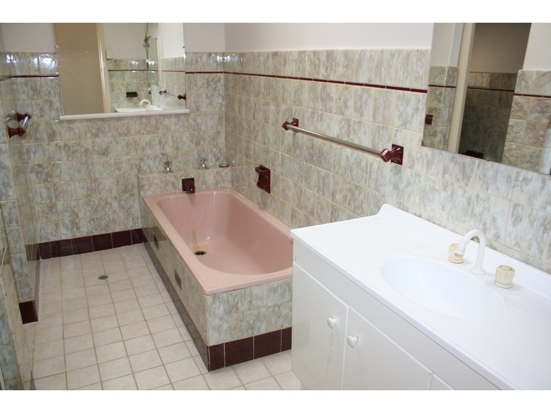 39 Doris Street, Picnic Point NSW 2213