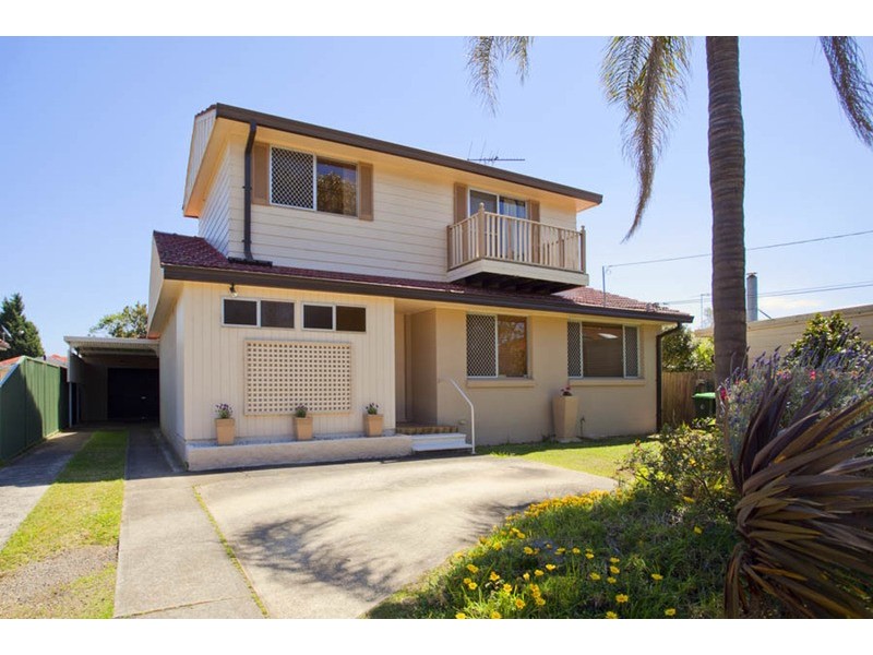 8 Claverdon Avenue, Picnic Point NSW 2213