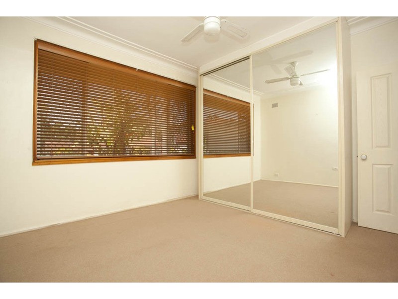 8 Claverdon Avenue, Picnic Point NSW 2213