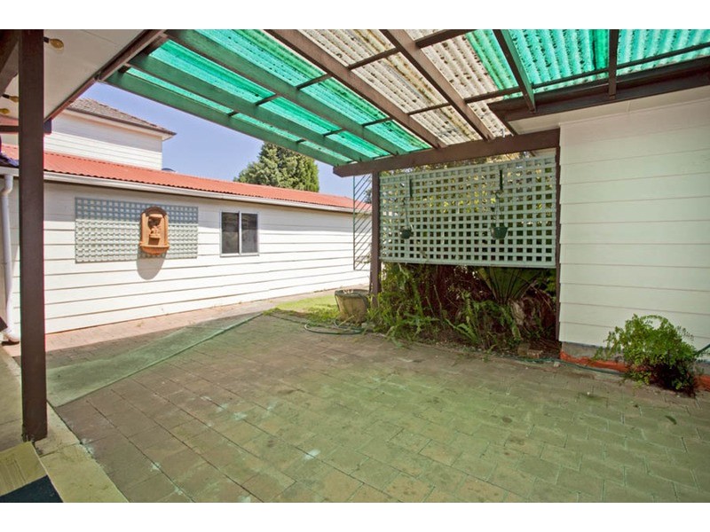 8 Claverdon Avenue, Picnic Point NSW 2213