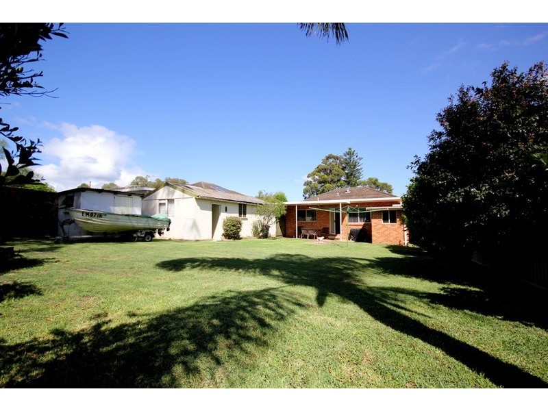 11 Tyalgum Avenue, Panania NSW 2213