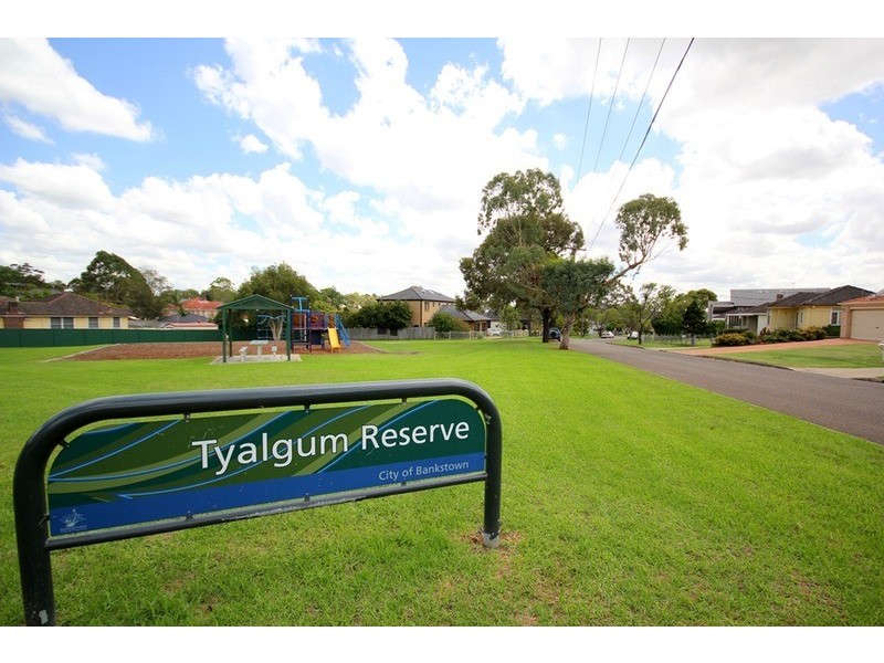 11 Tyalgum Avenue, Panania NSW 2213