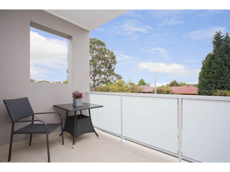 8A Parkview Avenue, Picnic Point NSW 2213