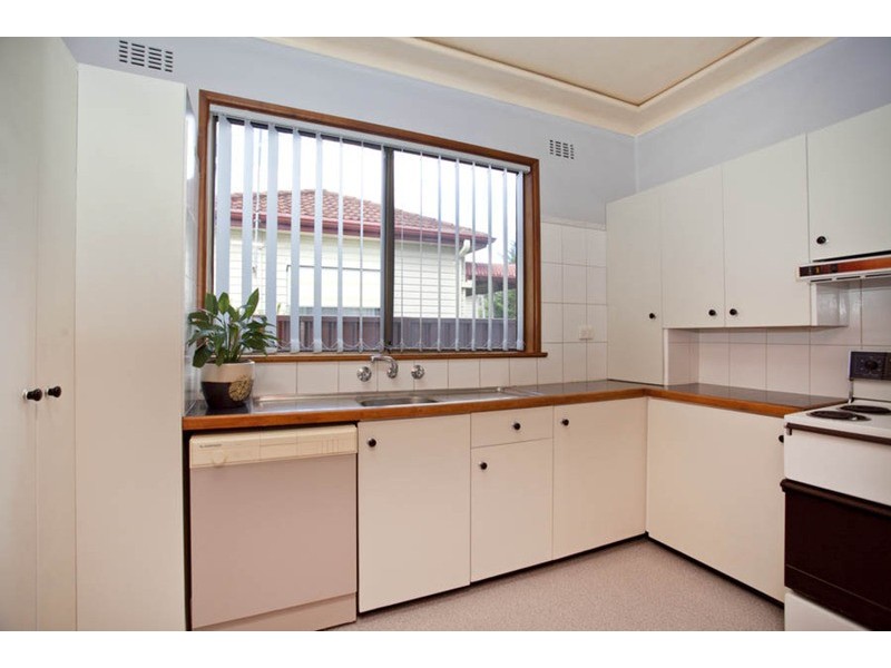 8 Hendy Street, Panania NSW 2213