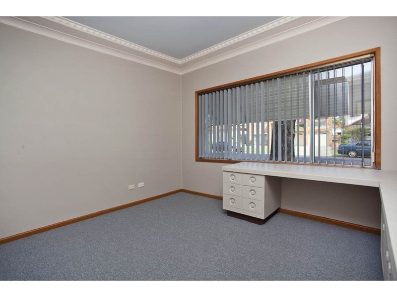 8 Hendy Street, Panania NSW 2213