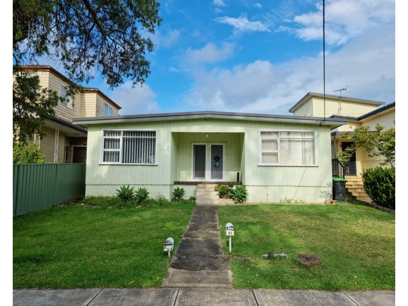 2/171 Lambeth Street, Picnic Point NSW 2213