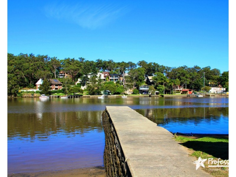 2/171 Lambeth Street, Picnic Point NSW 2213