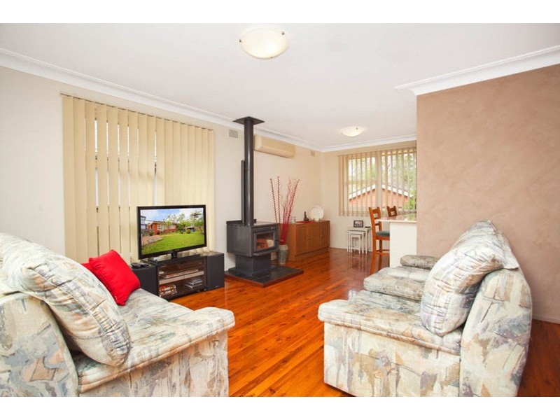 1 Elliott Street, Picnic Point NSW 2213