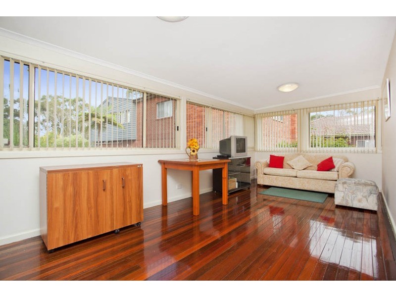 1 Elliott Street, Picnic Point NSW 2213