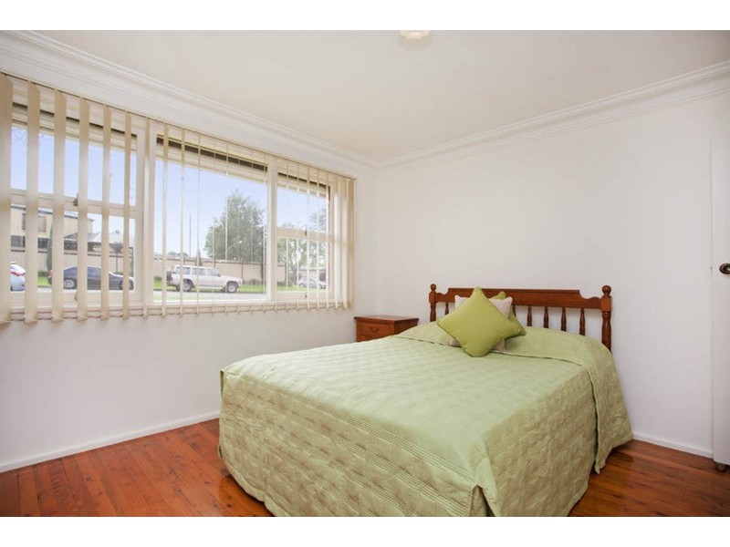 1 Elliott Street, Picnic Point NSW 2213
