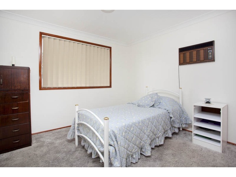 1 Elliott Street, Picnic Point NSW 2213