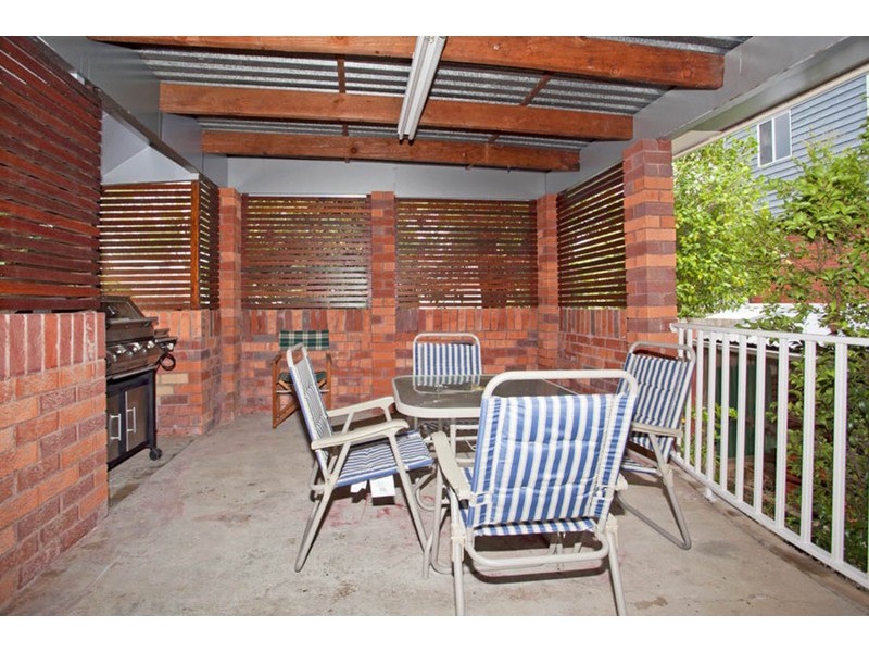 1 Elliott Street, Picnic Point NSW 2213