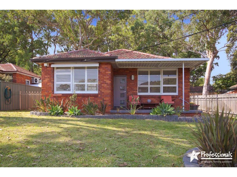 15 Kathleen Parade, Picnic Point NSW 2213