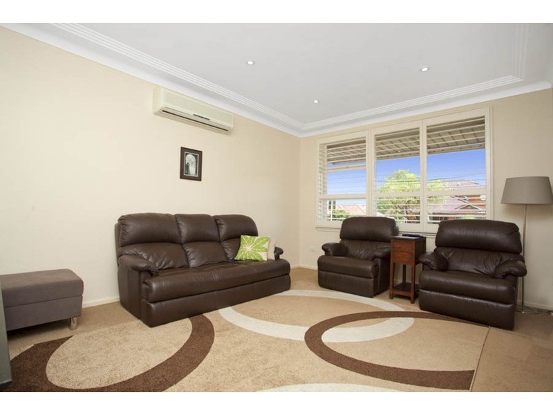 15 Kathleen Parade, Picnic Point NSW 2213