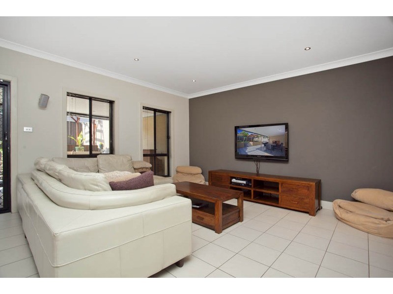 15 Valmay Avenue, Picnic Point NSW 2213