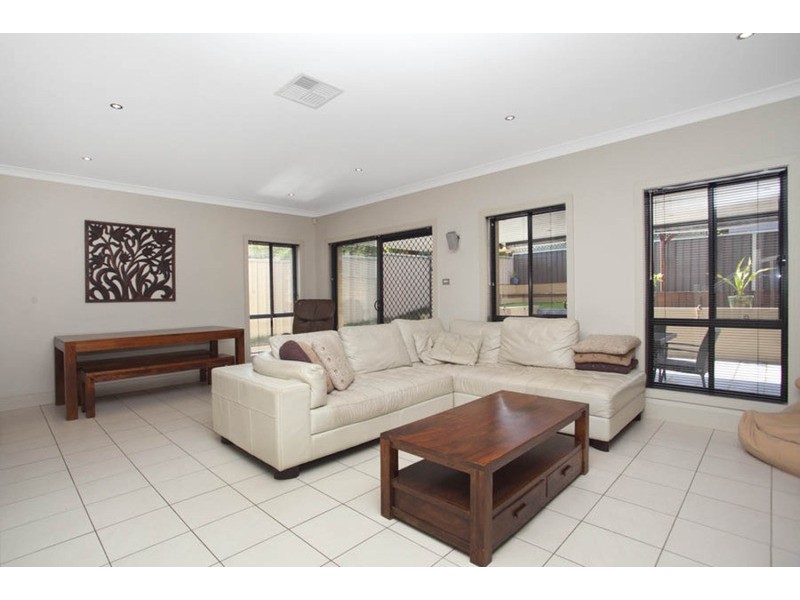 15 Valmay Avenue, Picnic Point NSW 2213