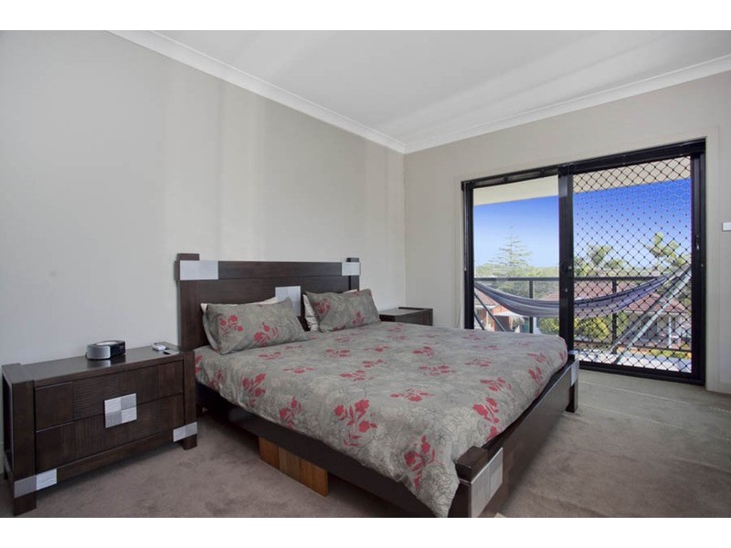 15 Valmay Avenue, Picnic Point NSW 2213