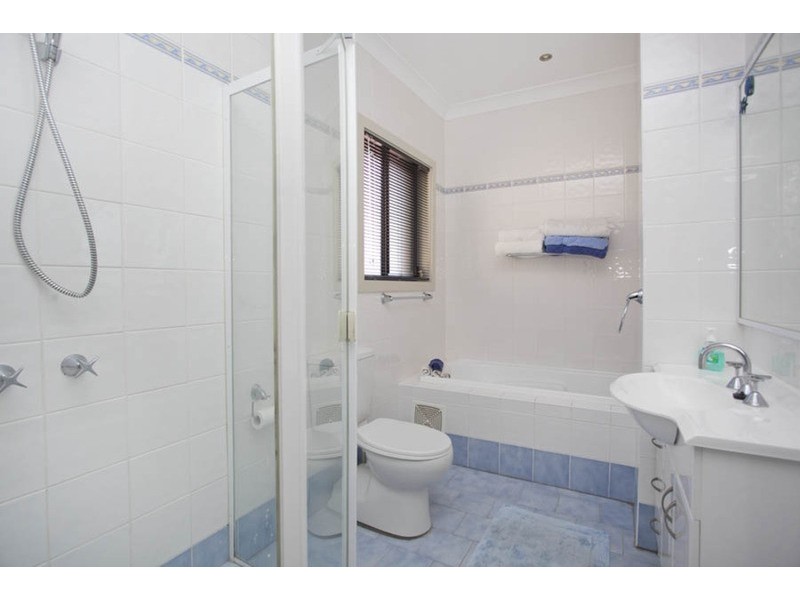 15 Valmay Avenue, Picnic Point NSW 2213