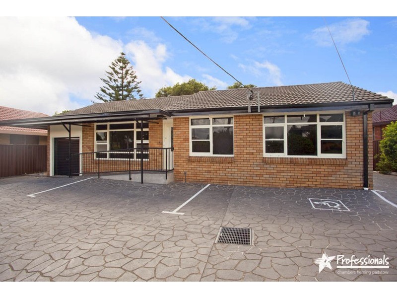 16 Stockton Avenue, Moorebank NSW 2170