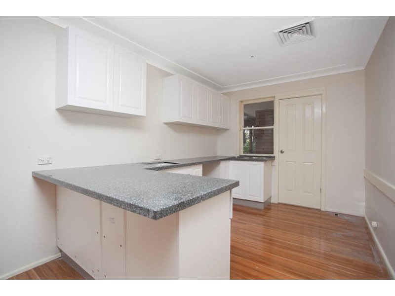 16 Stockton Avenue, Moorebank NSW 2170