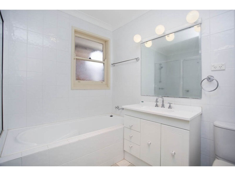 16 Stockton Avenue, Moorebank NSW 2170