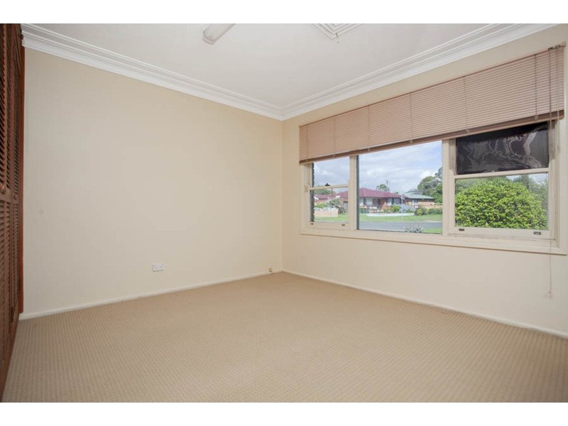 16 Stockton Avenue, Moorebank NSW 2170