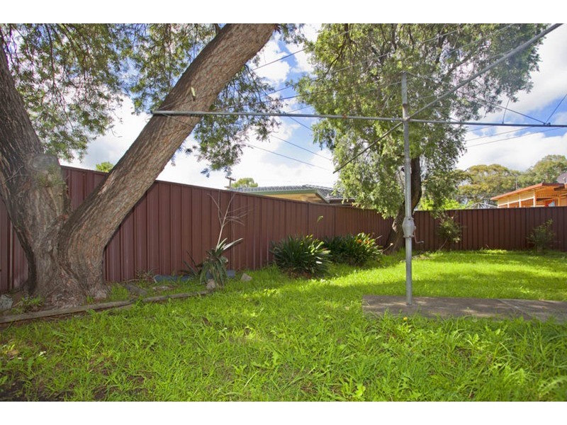 16 Stockton Avenue, Moorebank NSW 2170