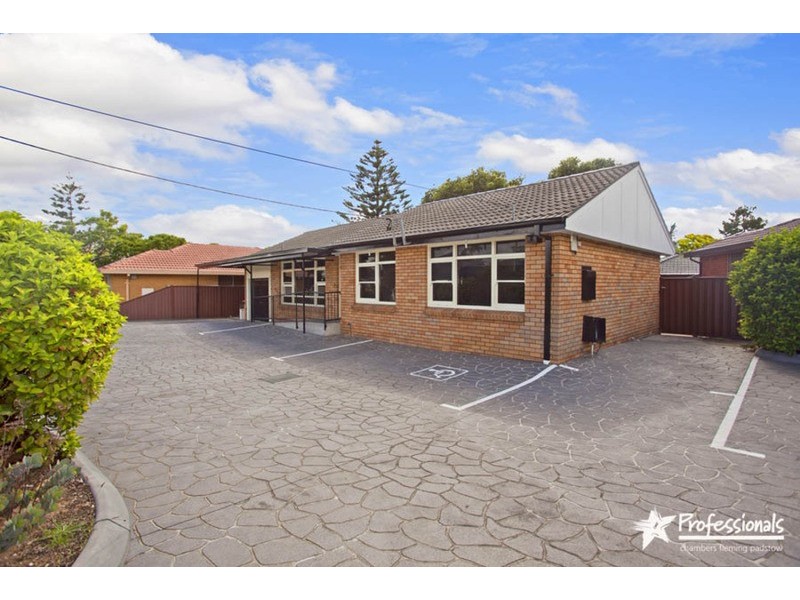 16 Stockton Avenue, Moorebank NSW 2170