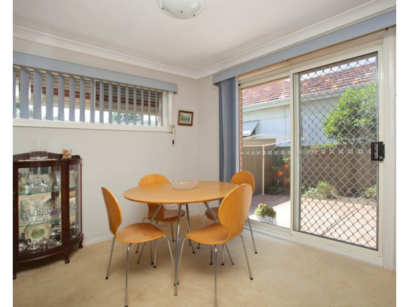 2/65 Chamberlain Road, Padstow NSW 2211