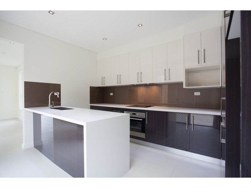 17 Parkview Avenue, Picnic Point NSW 2213