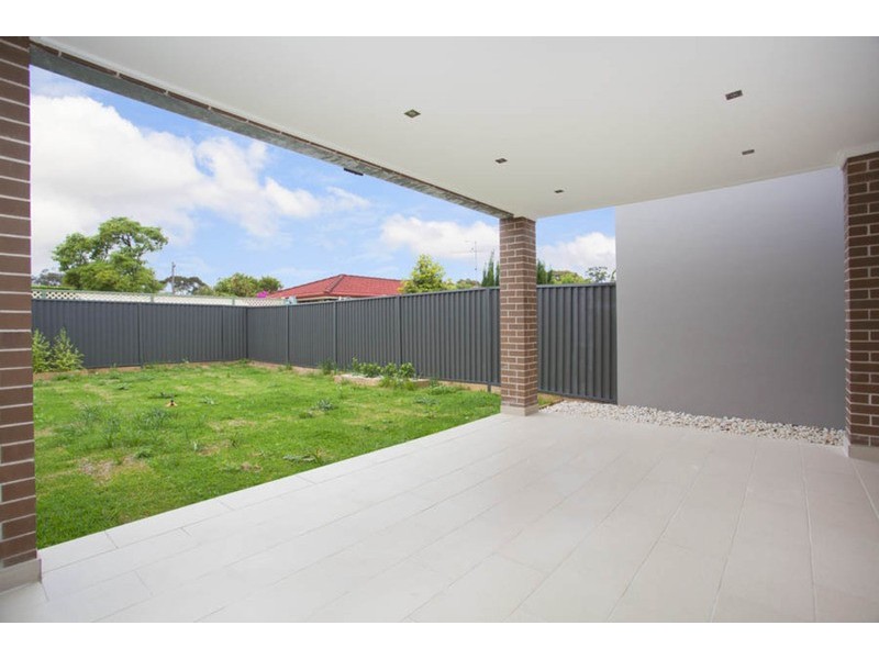 17 Parkview Avenue, Picnic Point NSW 2213