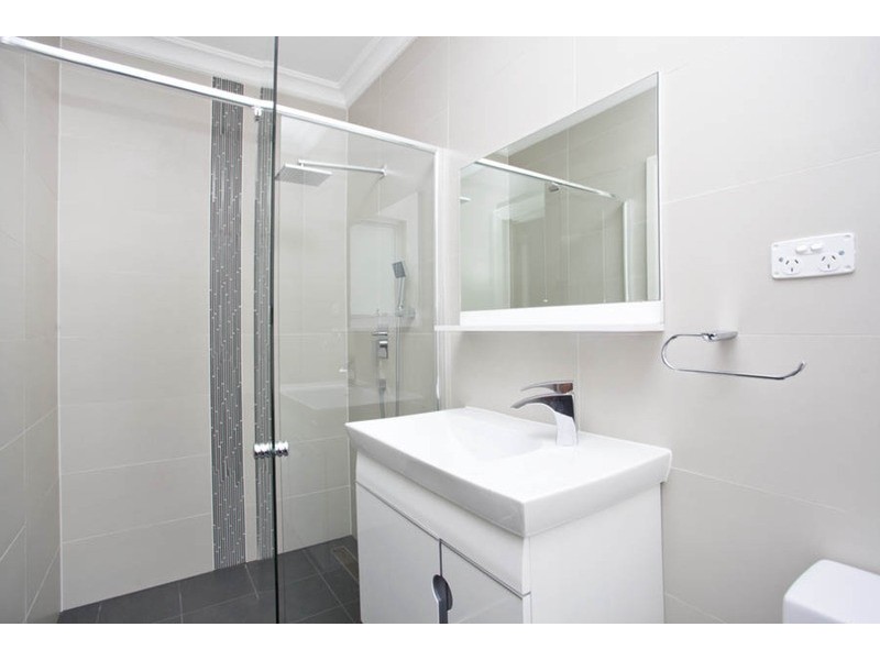 17 Parkview Avenue, Picnic Point NSW 2213