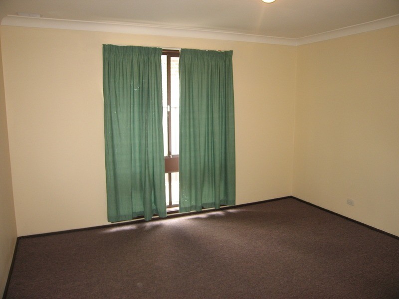 14 Kelvin Parade, Picnic Point NSW 2213