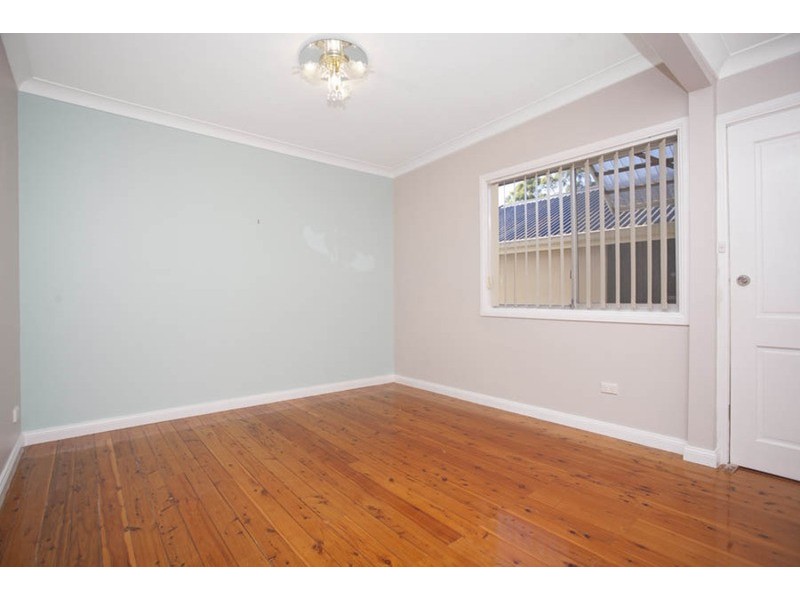 11 Denny Road, Picnic Point NSW 2213