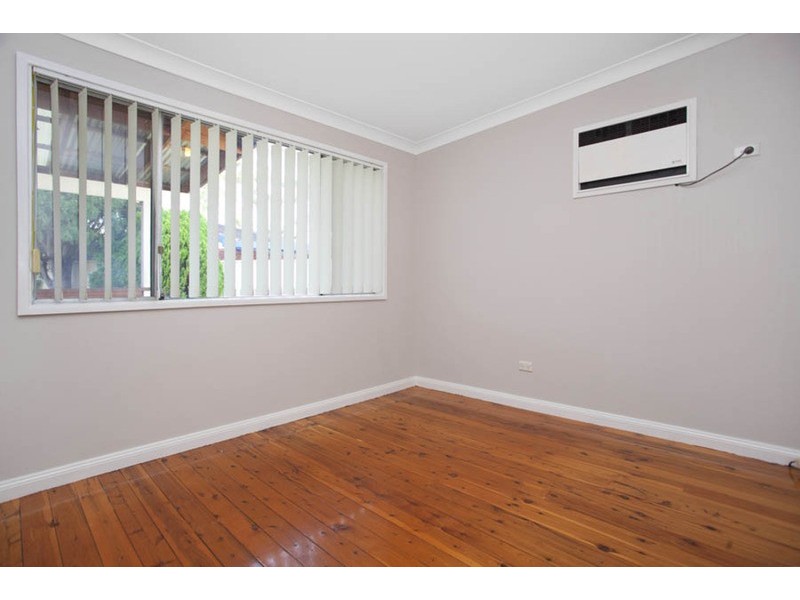 11 Denny Road, Picnic Point NSW 2213