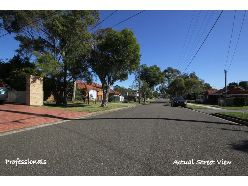 23 Donald Street, Picnic Point NSW 2213