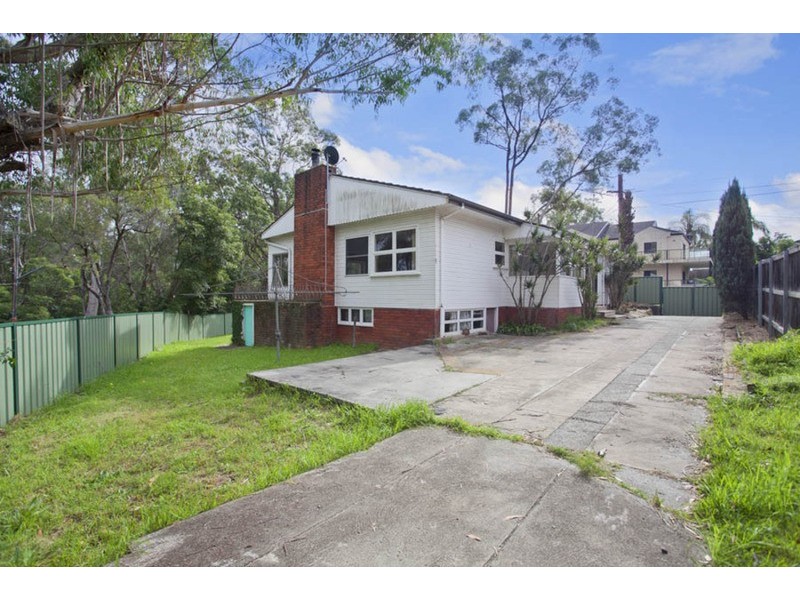 39 Doris Street, Picnic Point NSW 2213