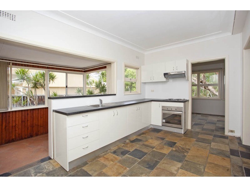 39 Doris Street, Picnic Point NSW 2213